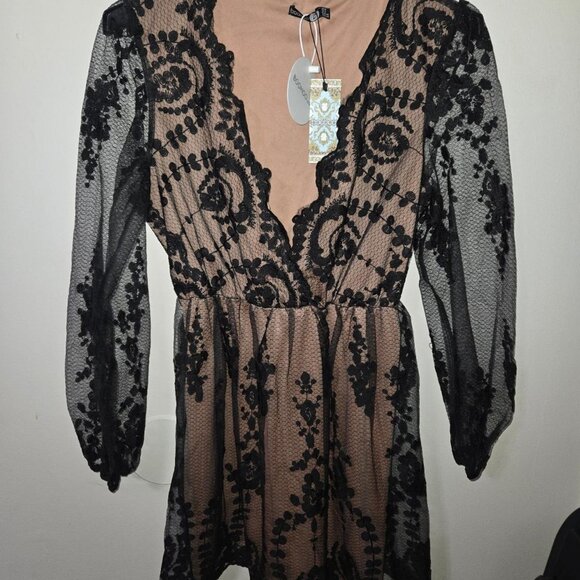 Dresses & Skirts - Boohoo Black Lace Dress